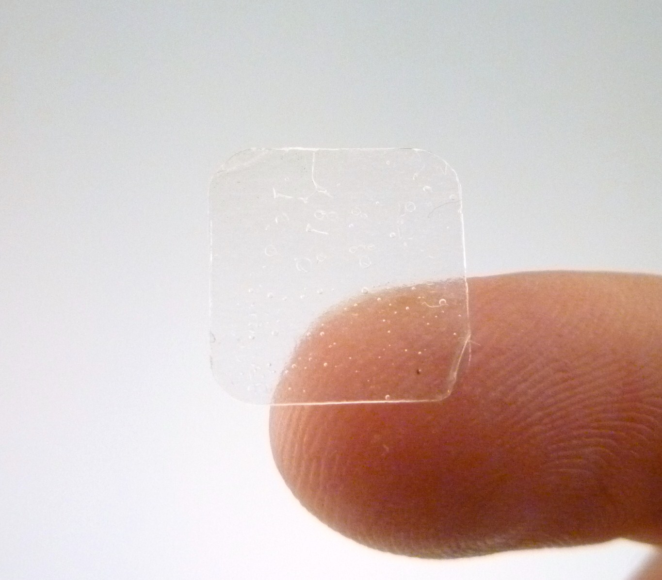 ADHESIVE GRIPS, REMOVABLE