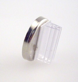 ROUND MAGNET WITH  "U"  GRIP CLIP